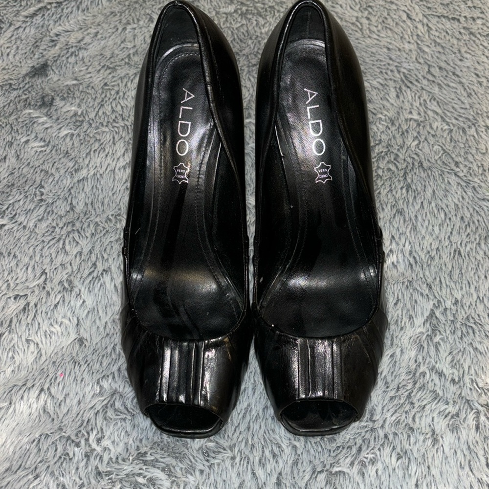 Women’s peep toe heel